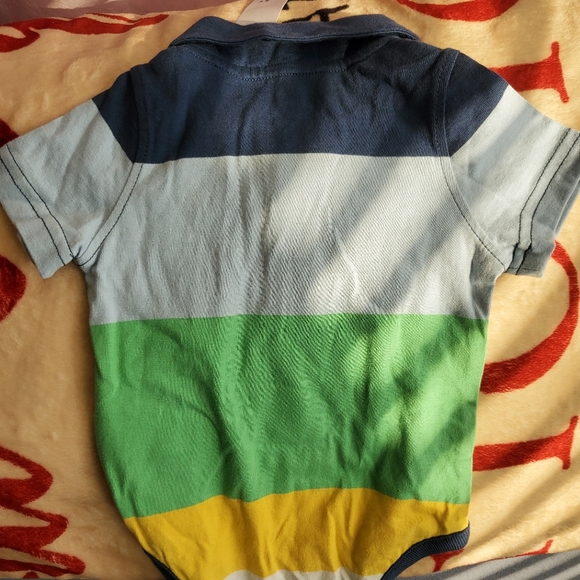 💥NWT GAP BABY ONESIE - Picture 2 of 8